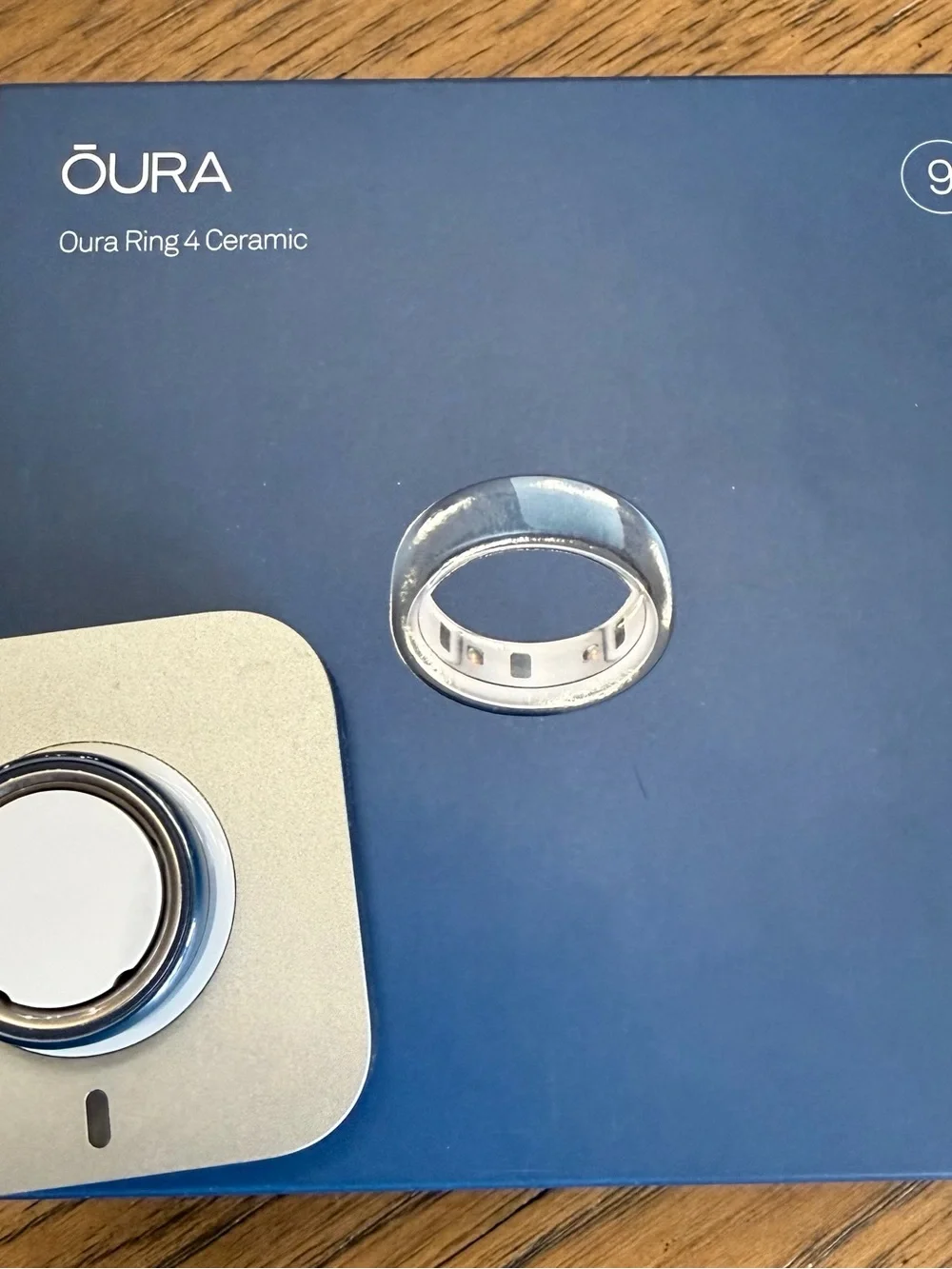 Oura Ring 4 Ceramic Midnight Blue